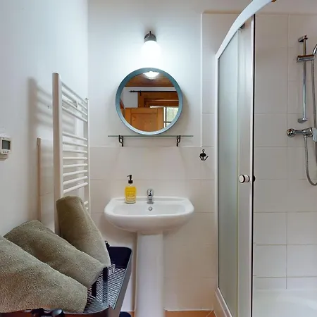 Drevenica Borovica Apartment *